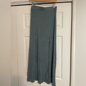 Charlotte Russe m Long Skirt with Slit - Size L